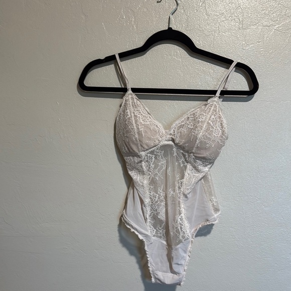 Abercrombie & Fitch Lace Bodysuit - Picture 1 of 10